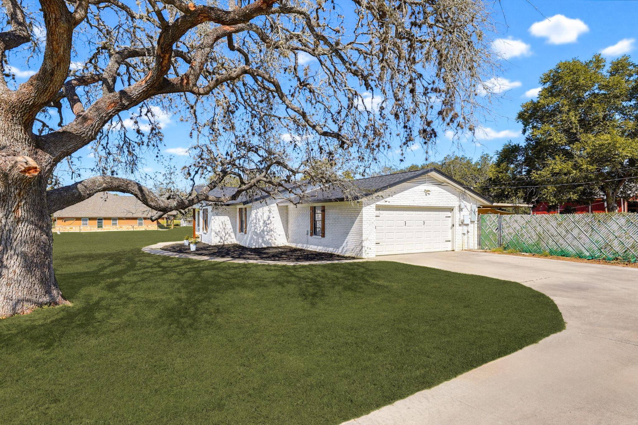 81 Pulliam DR, Pleasanton, TX 78064