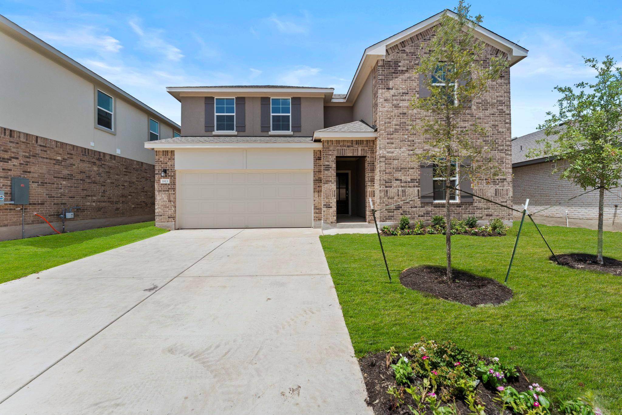 1813 Dandy Brush DR, Leander, TX 78641