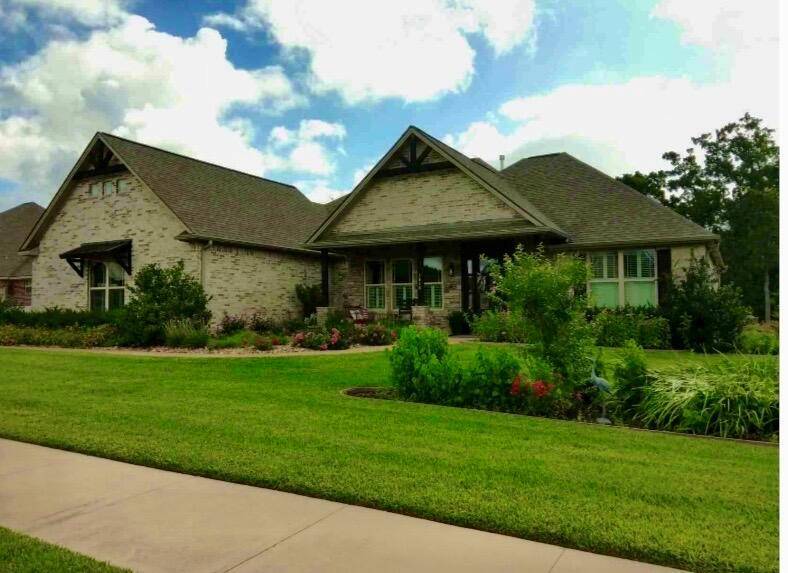 1910 Spanish Moss DR, College Station, TX 77845