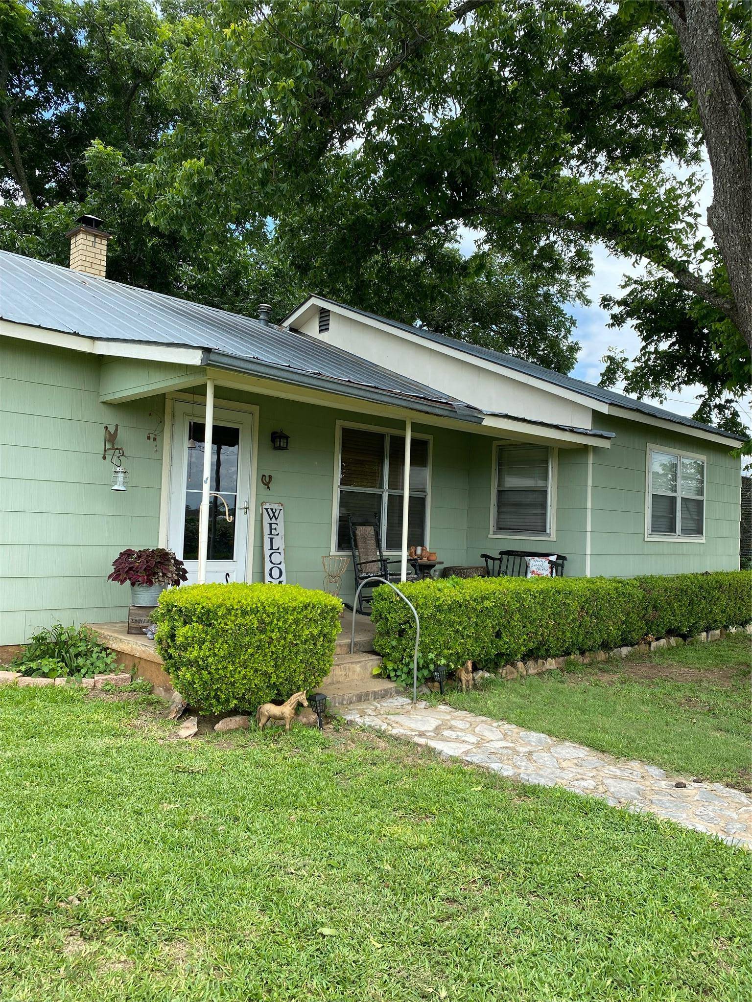 1132 Thiele LN, Fredericksburg, TX 78624