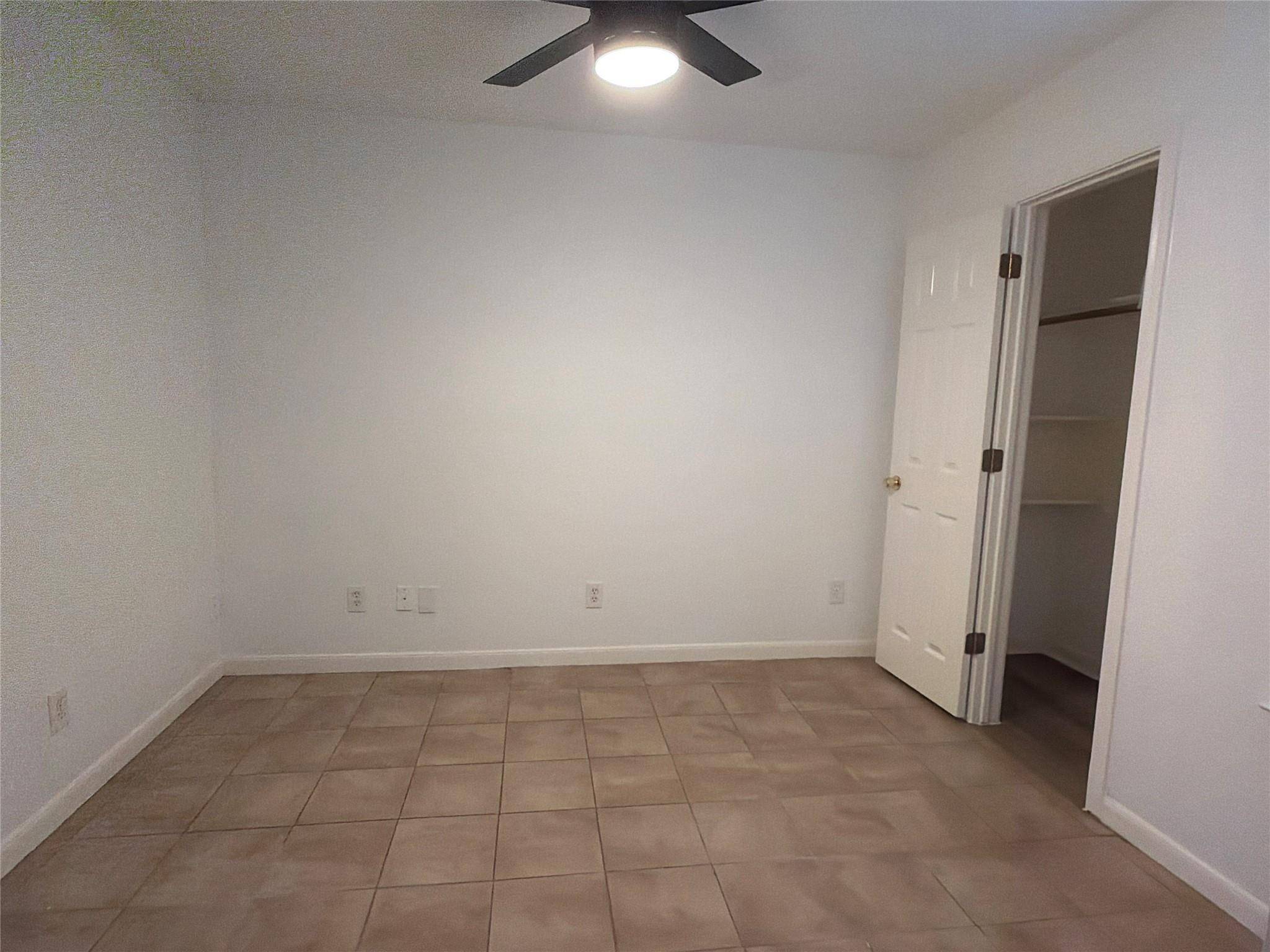 103 N Mockingbird CIR, Cedar Creek, TX 78612