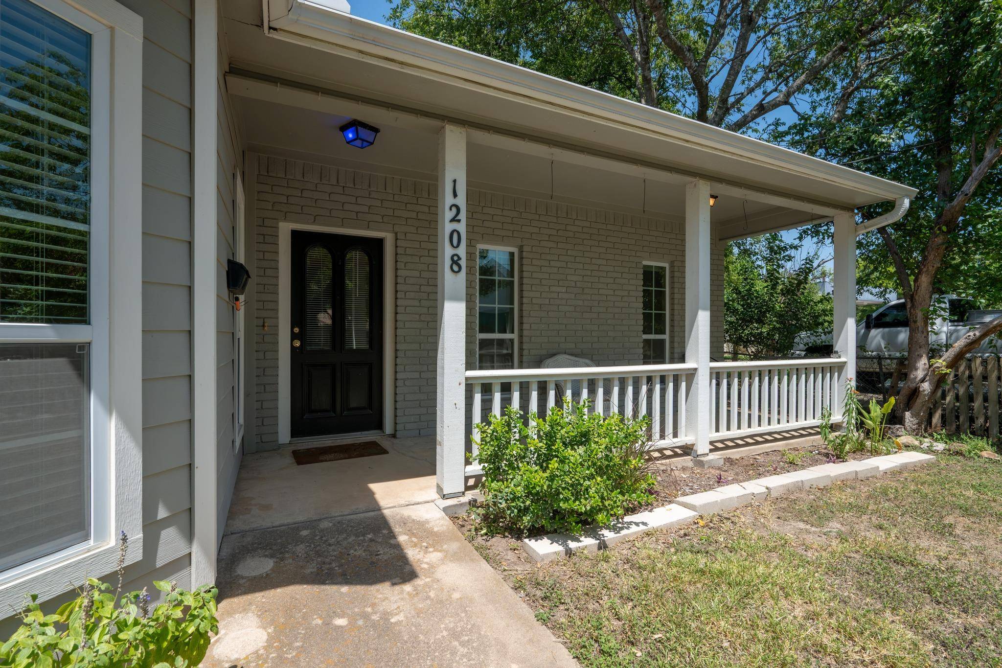 1208 S Church ST, Georgetown, TX 78626