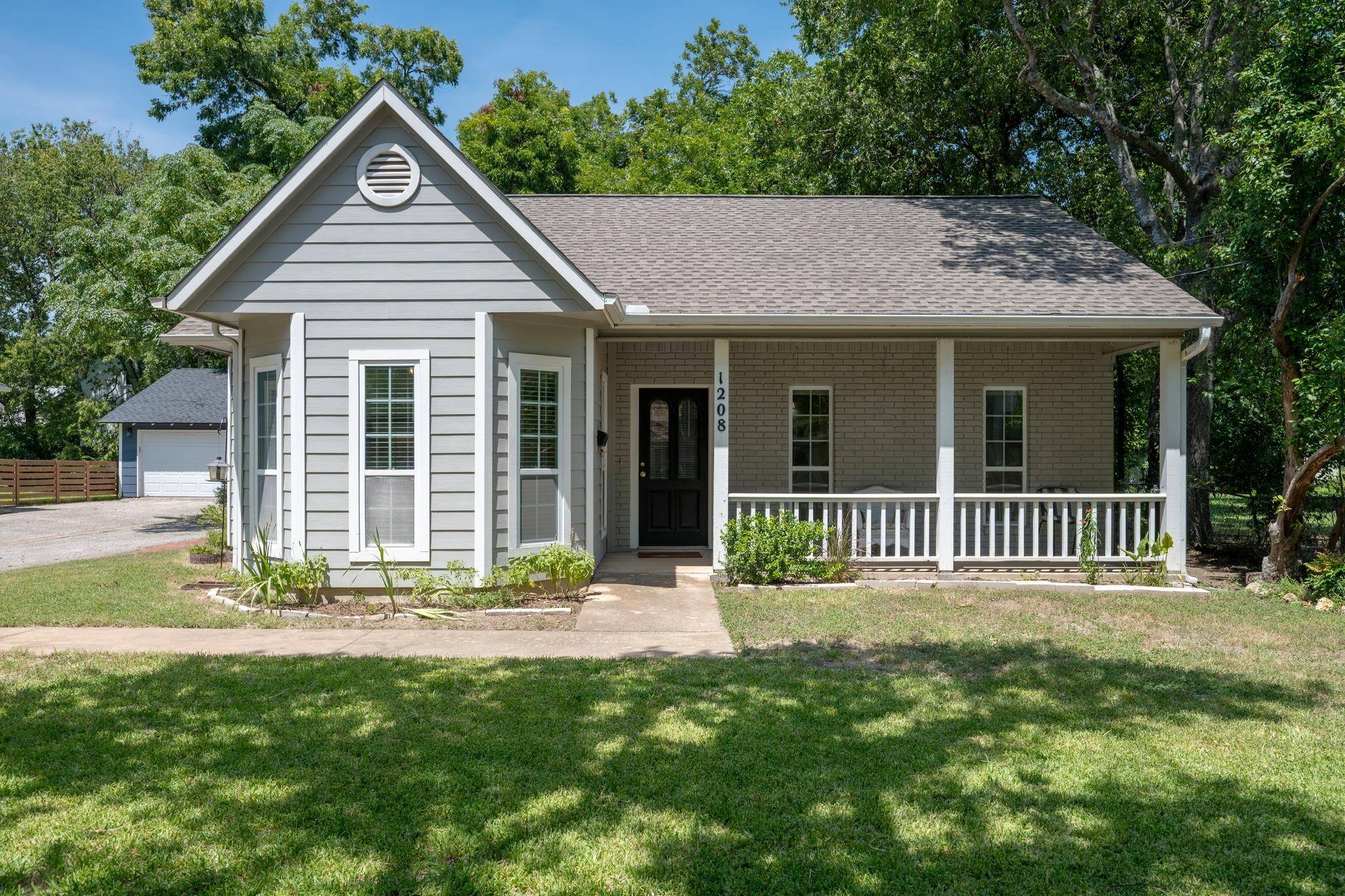1208 S Church ST, Georgetown, TX 78626