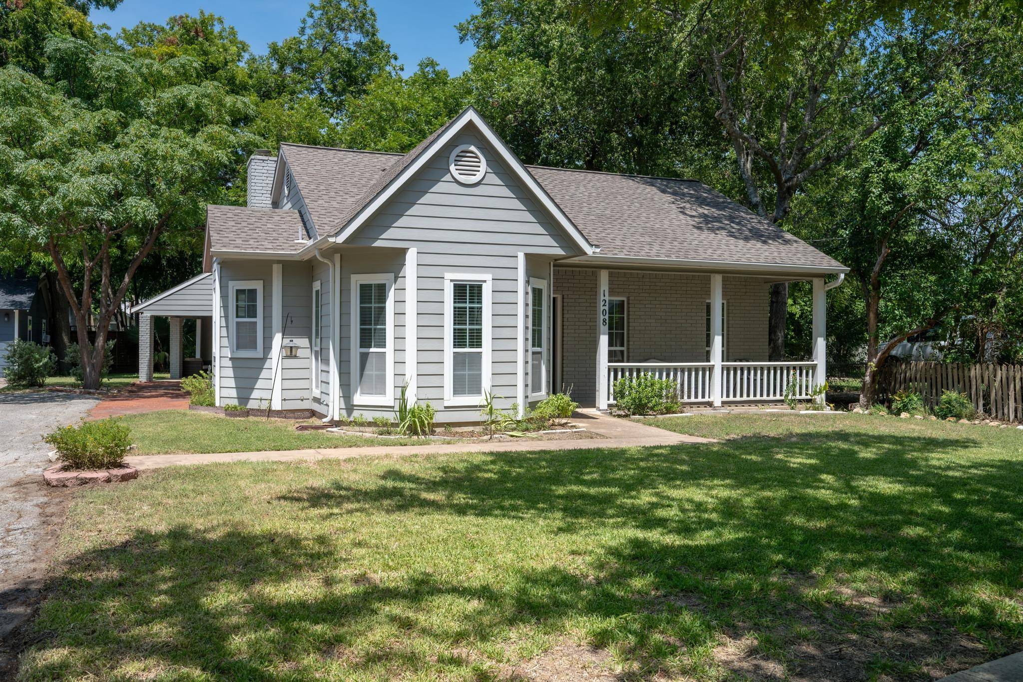 1208 S Church ST, Georgetown, TX 78626