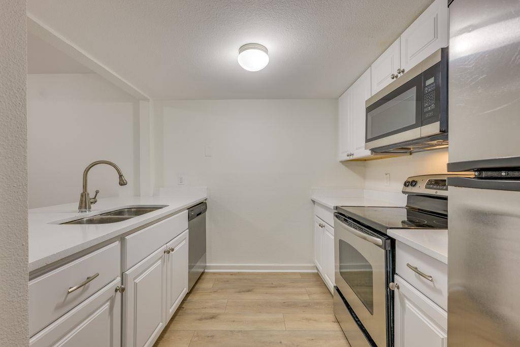 1208 Hollow Creek #105, Austin, TX 78704
