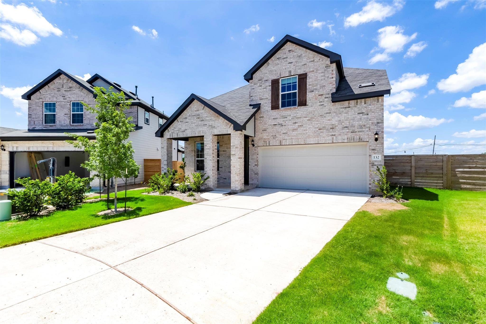 132 Inlet LN, Leander, TX 78641