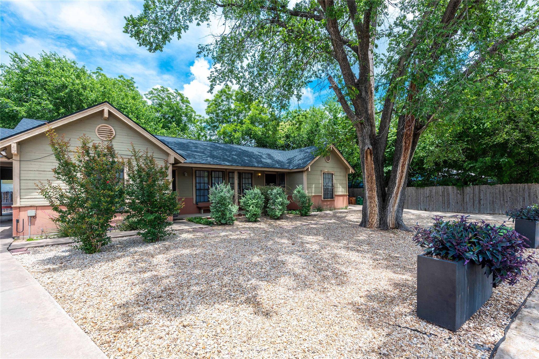 5006 Sara DR, Austin, TX 78721