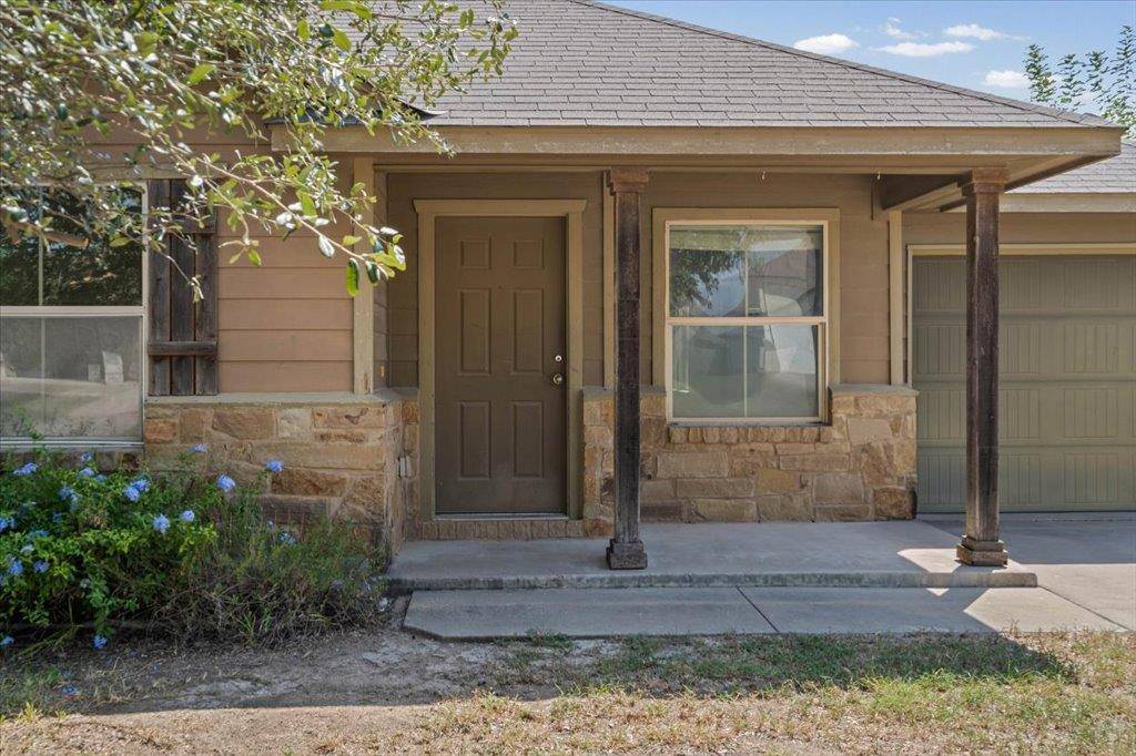 612 Amber LN, Jarrell, TX 76537