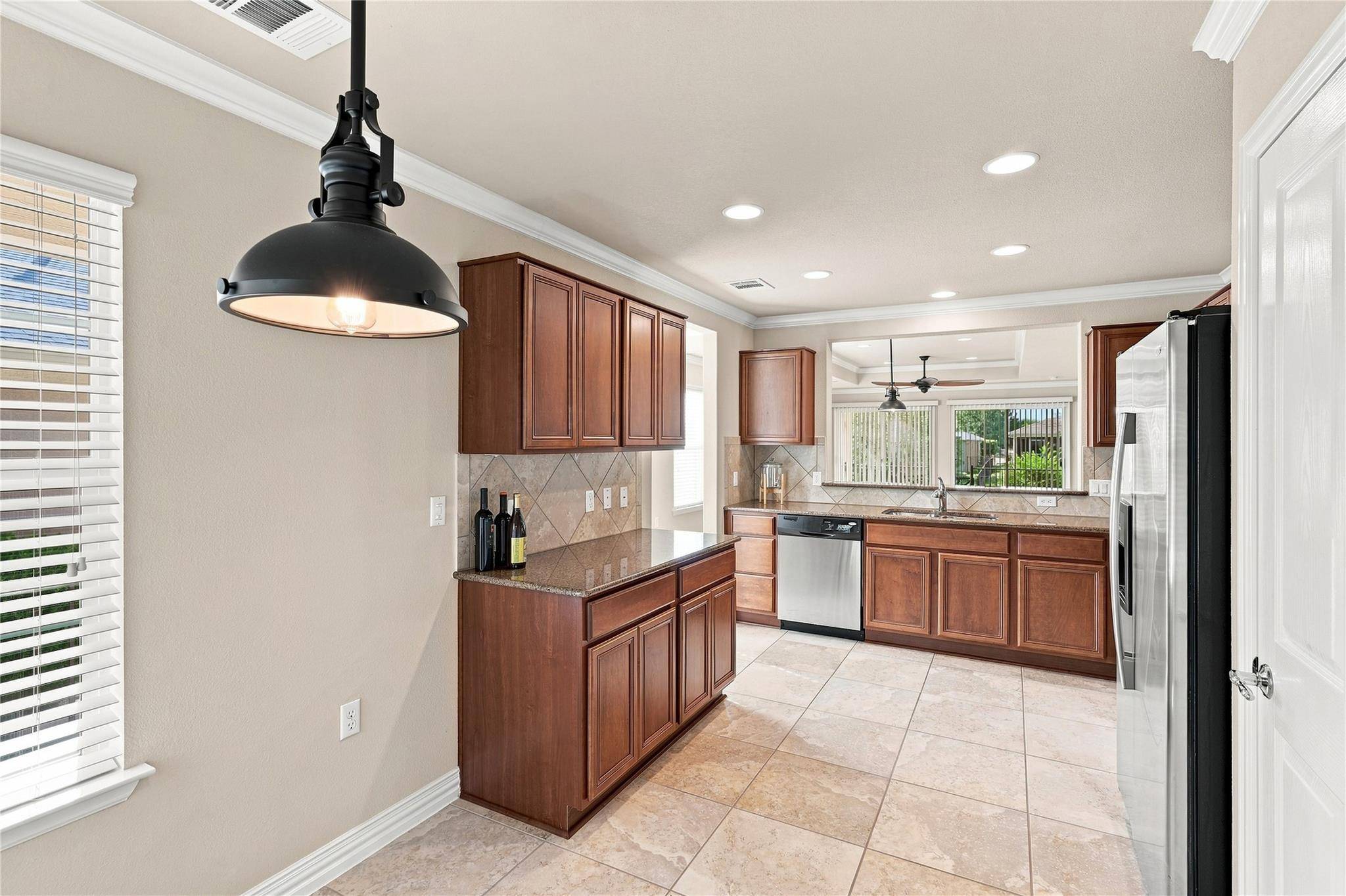 114 Eisenhower CT, Georgetown, TX 78633