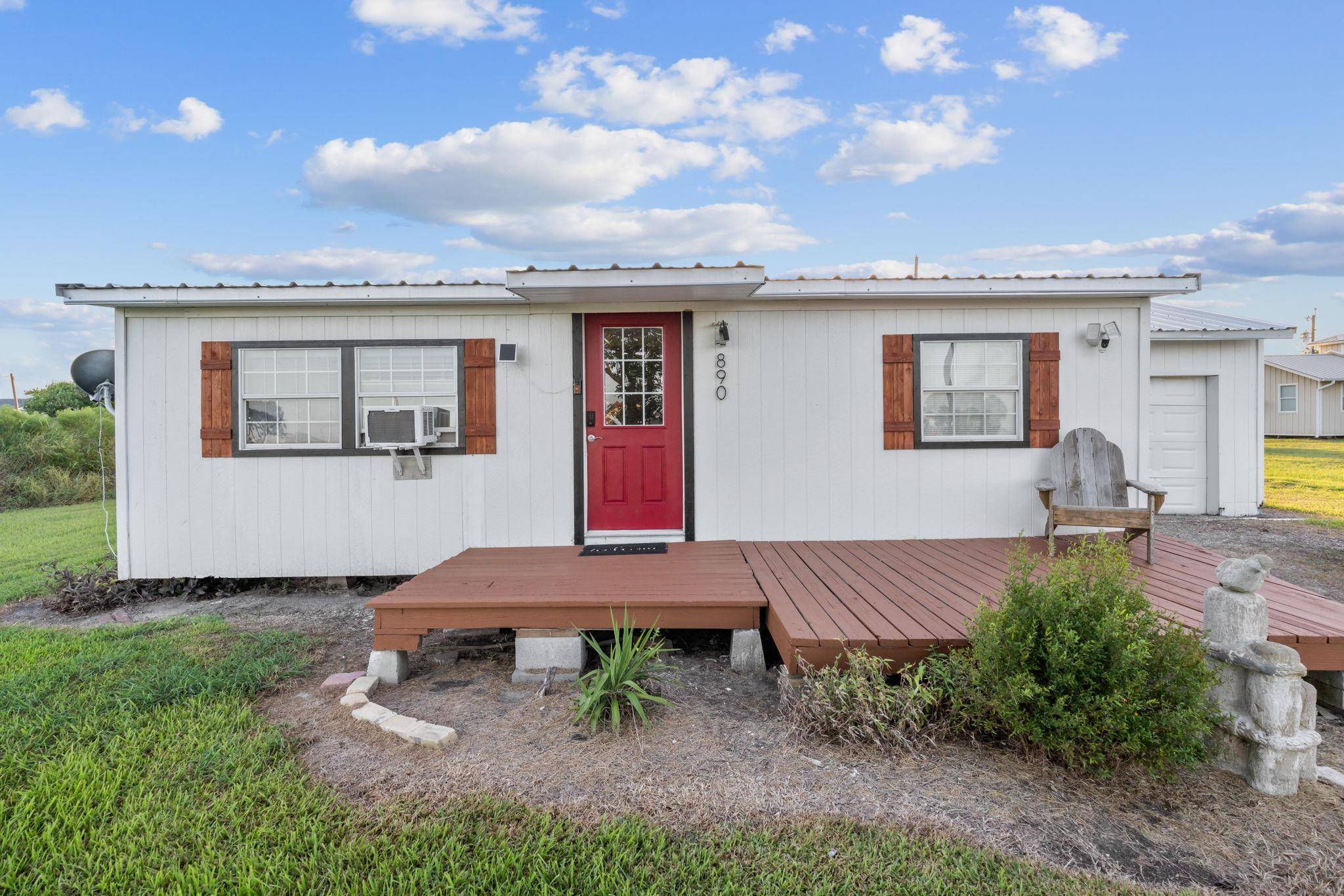 890 N Quailrun Ave, Port Lavaca, TX 77979