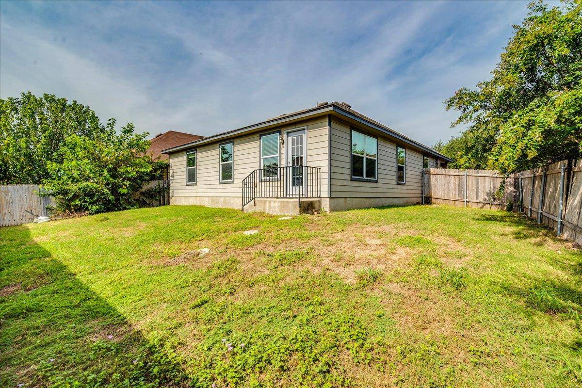 270 Cushman DR, Kyle, TX 78640