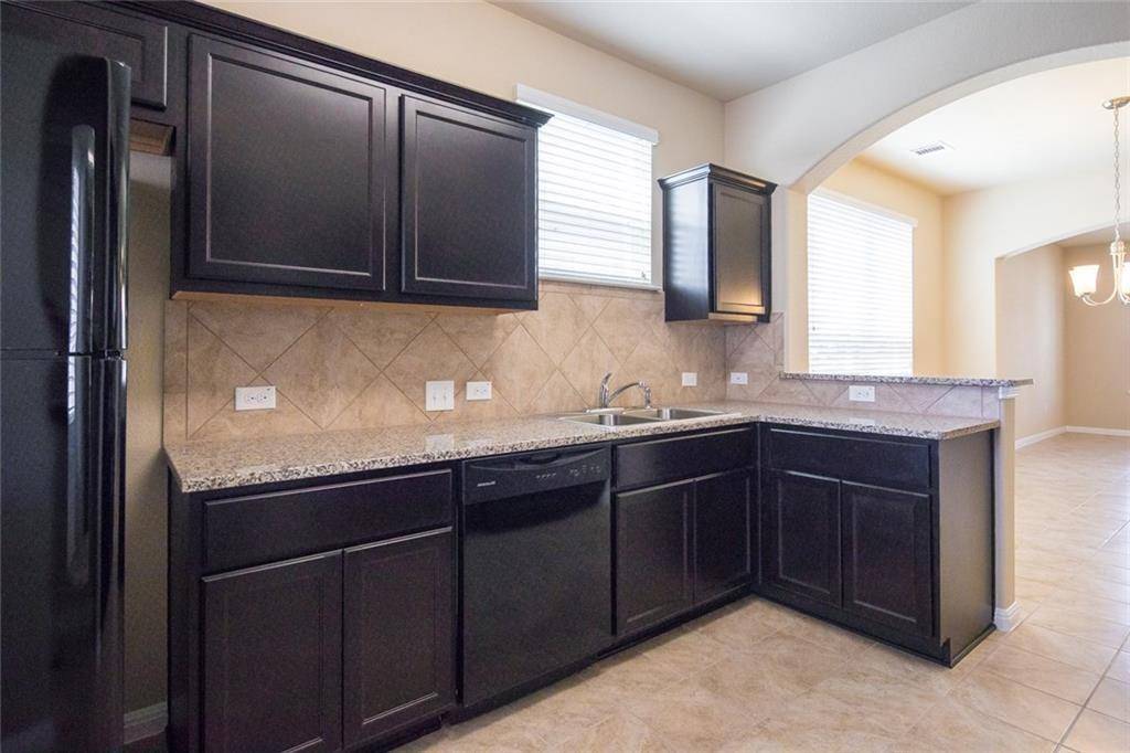 517 Katmai CIR, Pflugerville, TX 78660
