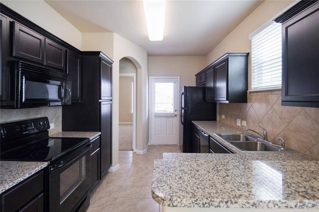 517 Katmai CIR, Pflugerville, TX 78660