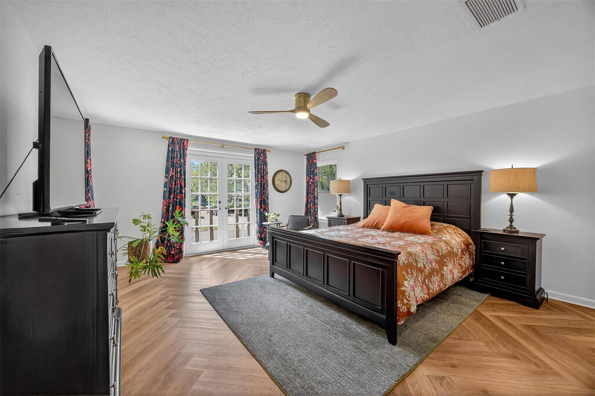 201 S Contour DR, Gonzales, TX 78629