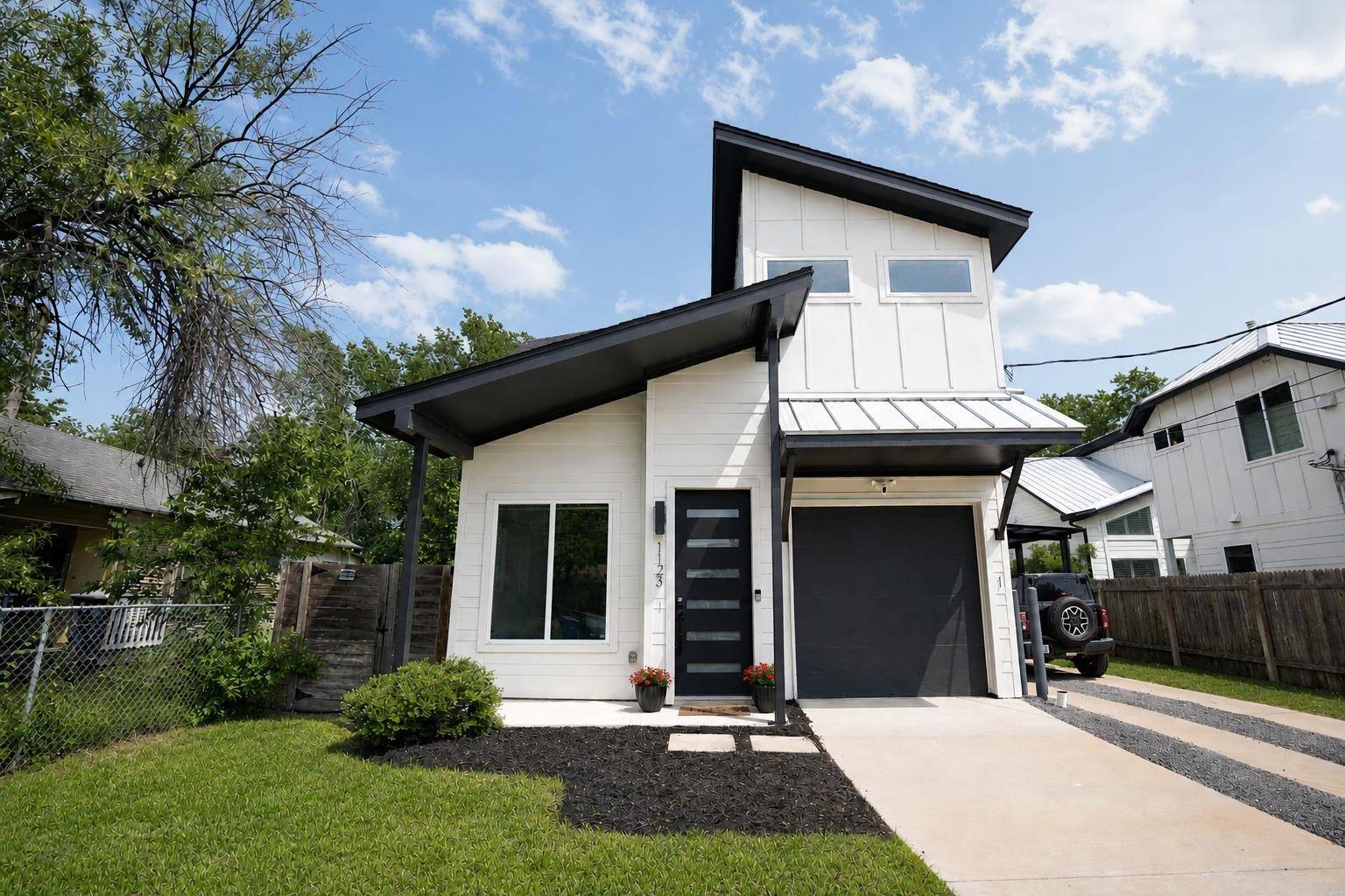 1123 Omega Ave #1, Austin, TX 78721