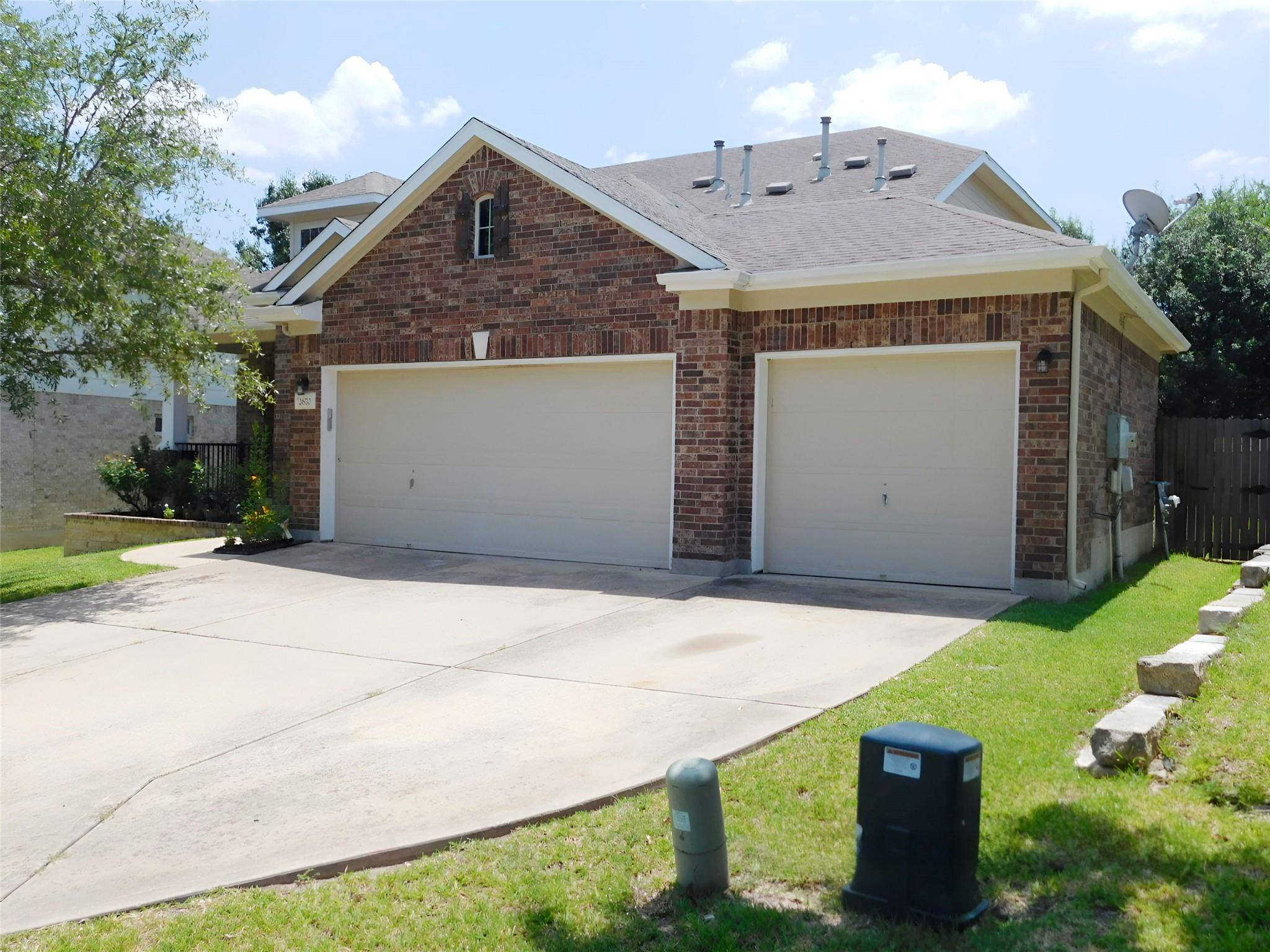 2670 RAVENWOOD DR, Round Rock, TX 78665
