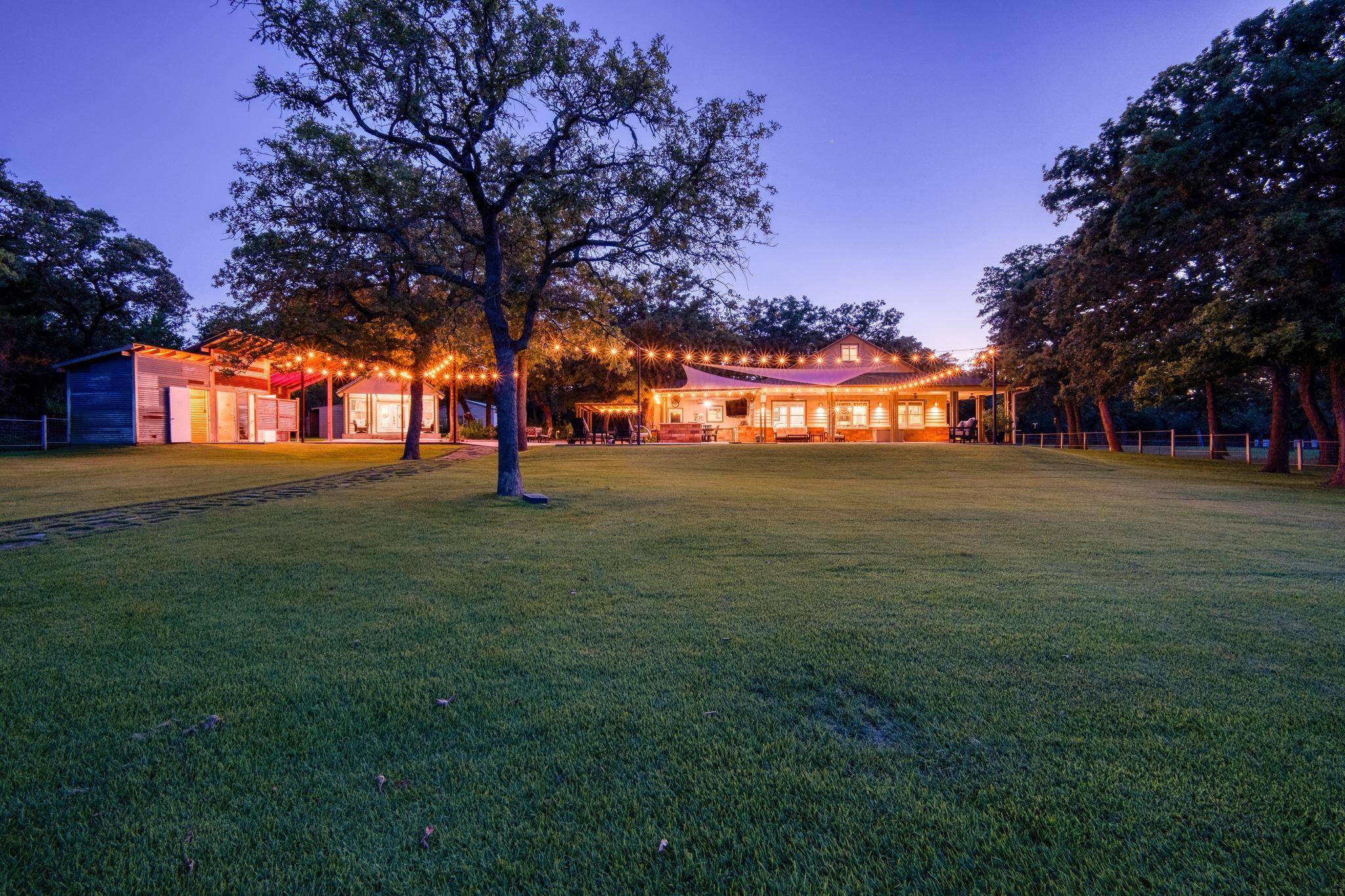 1474 County Road B, Lexington, TX 78947