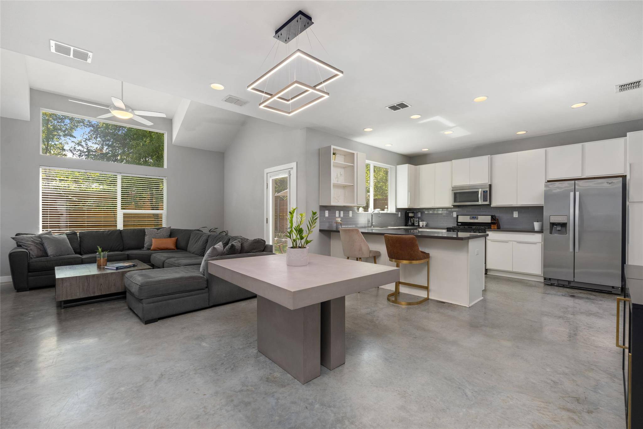 301 W. Stassney LN ##12, Austin, TX 78745