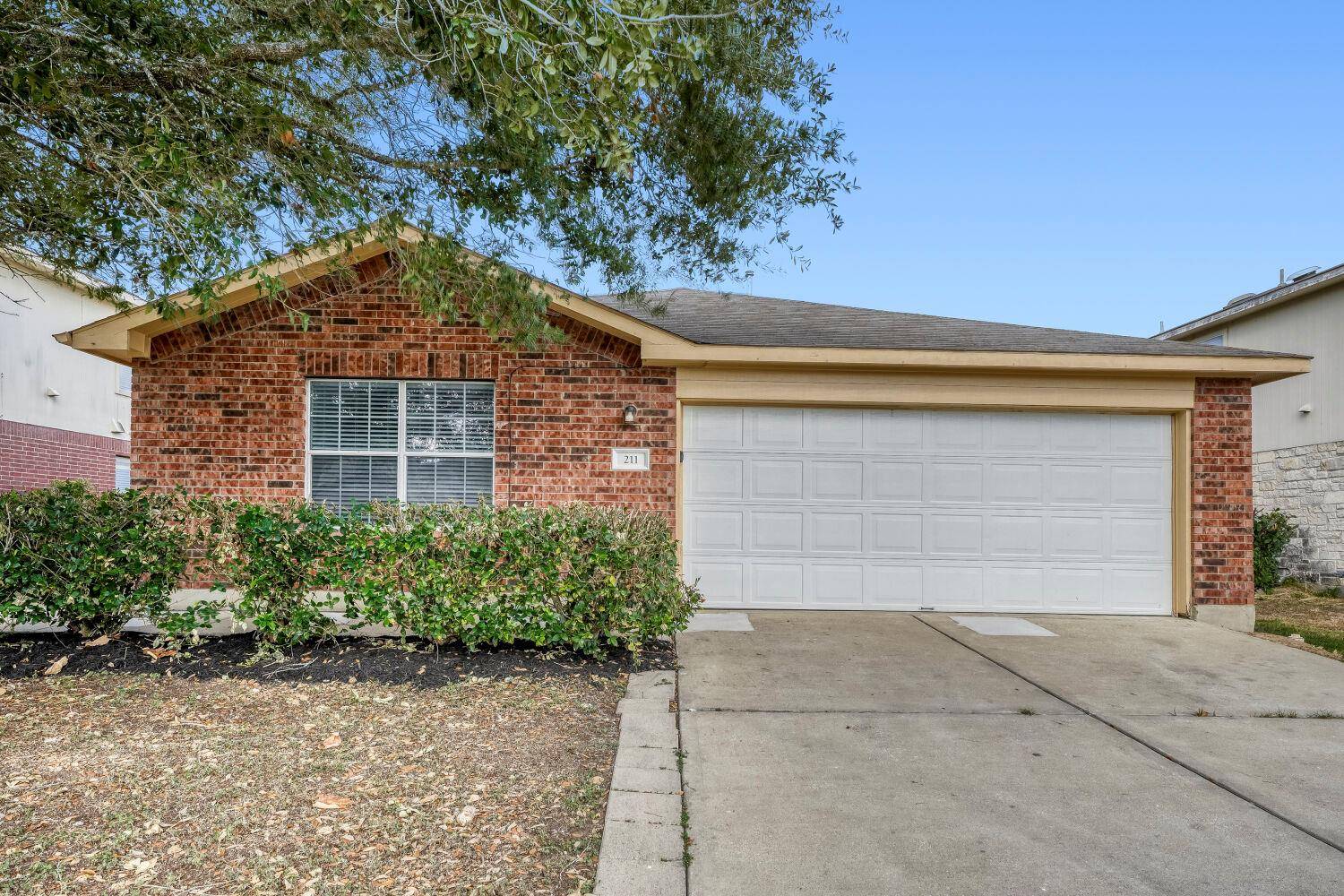 211 Remington RUN, Bastrop, TX 78602