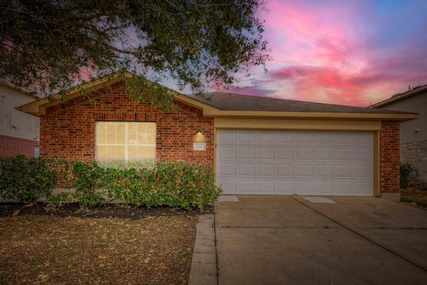 211 Remington RUN, Bastrop, TX 78602