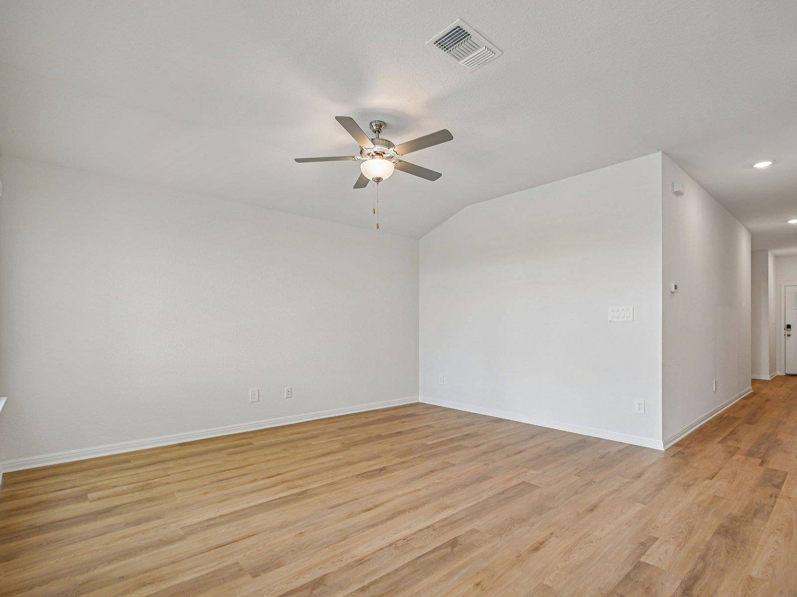 132 Sleep HOLW, Jarrell, TX 76537