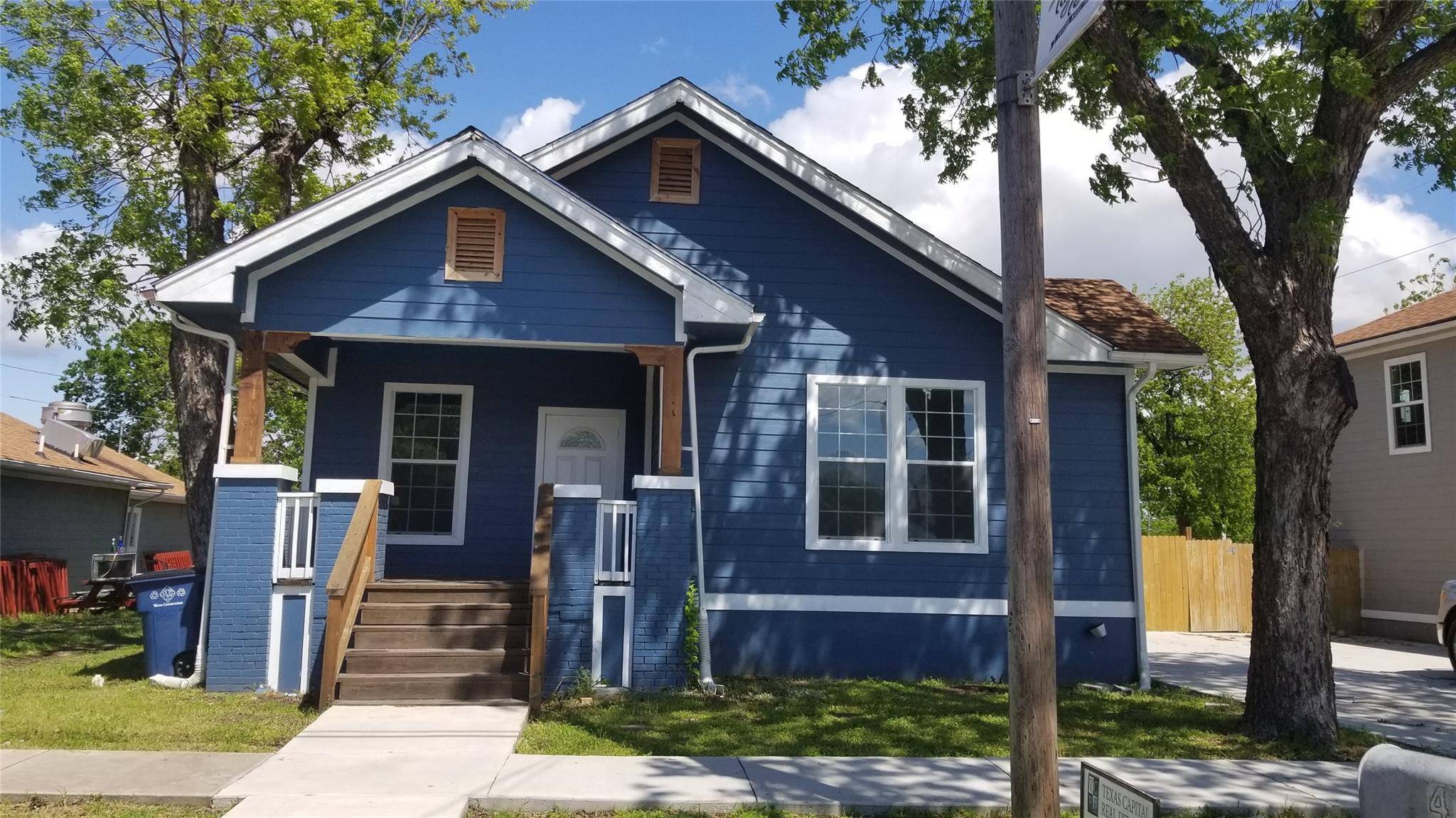 407 S Main ST, Taylor, TX 76574