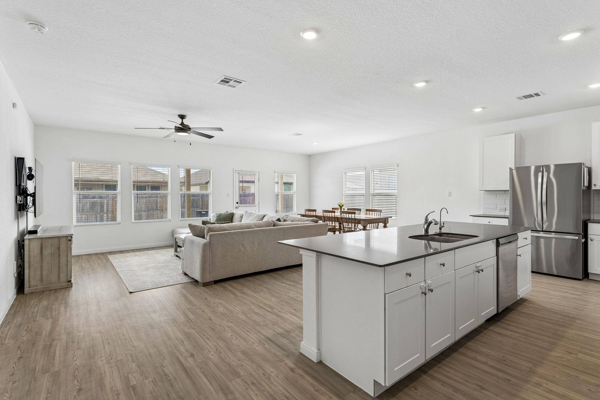 2724 Sierra Chicas LN, Seguin, TX 78155