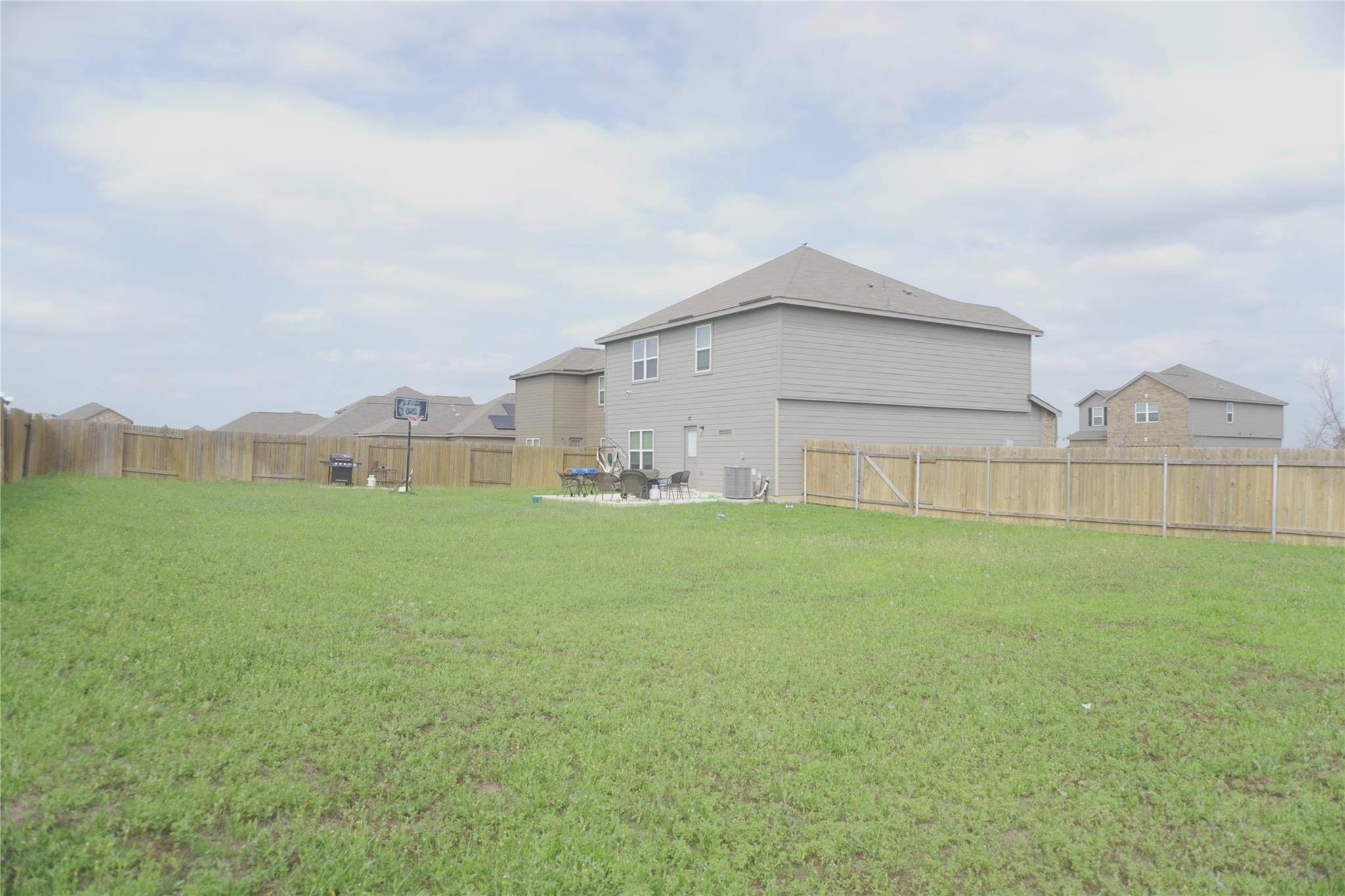 14300 Prairie Sod LN, Elgin, TX 78621