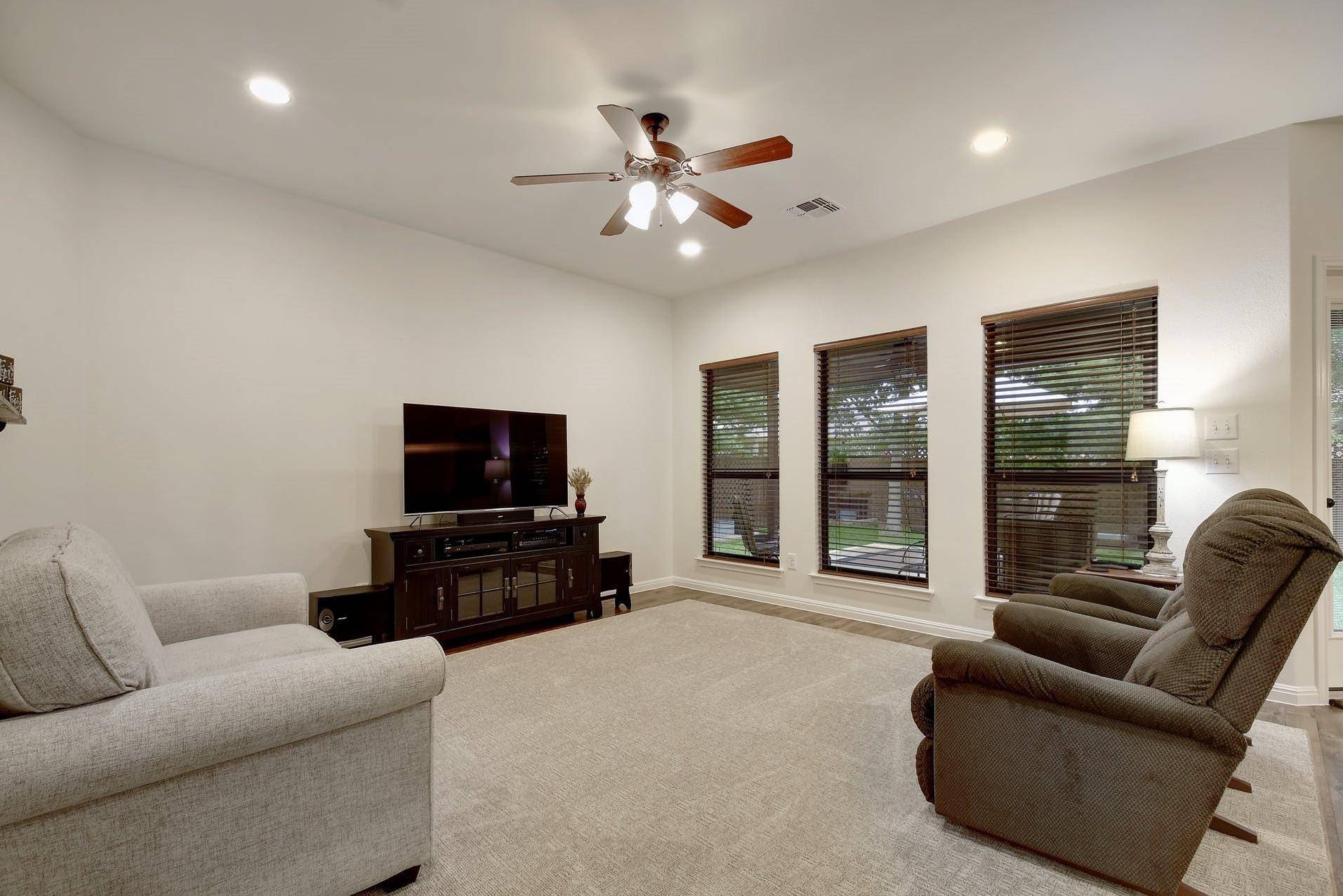 2251 Hazelwood DR, New Braunfels, TX 78130