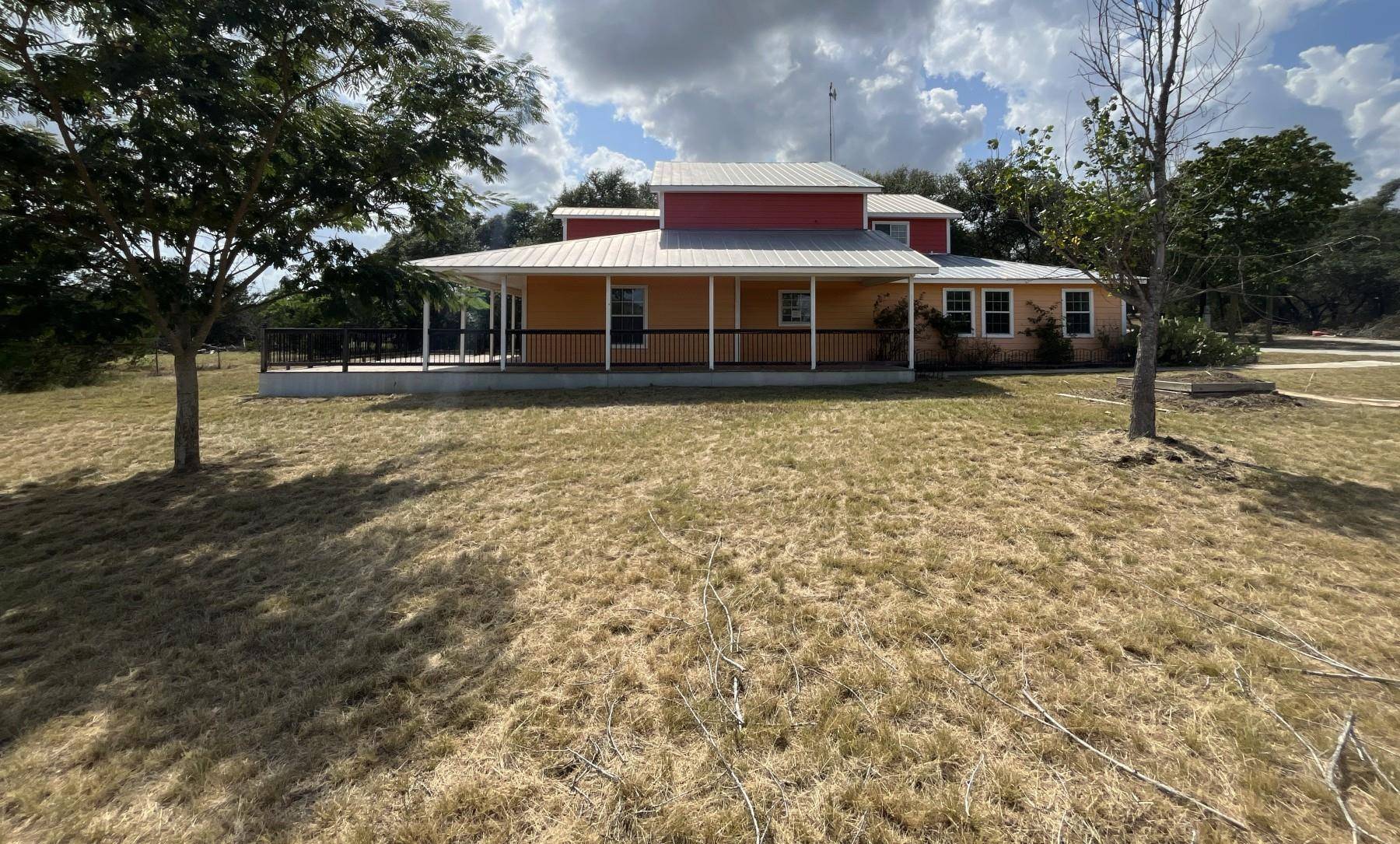 524 Rangeland RD, Blanco, TX 78606