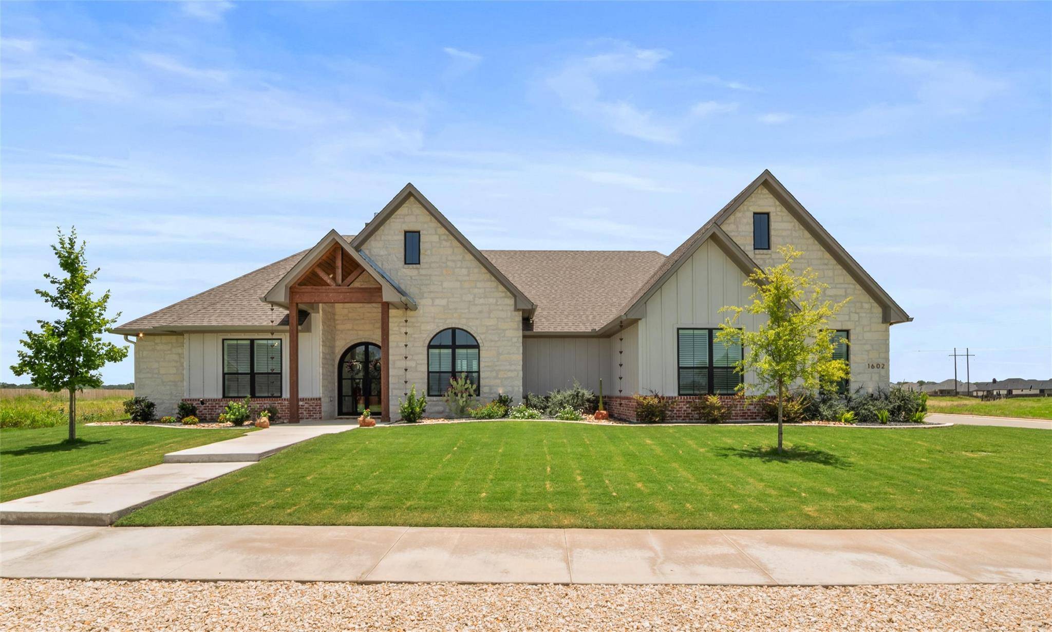 1602 Hunt DR, Salado, TX 76571