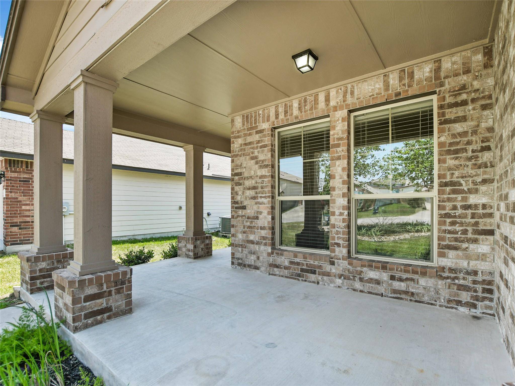 141 Igneous LN, Jarrell, TX 76537