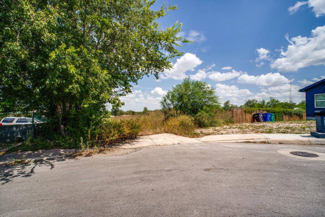 226 Beethoven ST, San Antonio, TX 78210