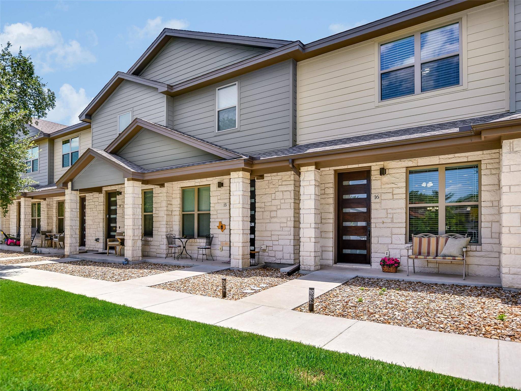 18803 Hogan CIR #16, Point Venture, TX 78645