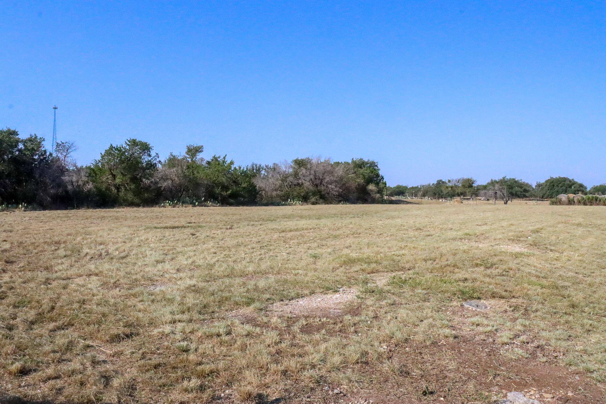 205 E Kelly LN, San Saba, TX 76877