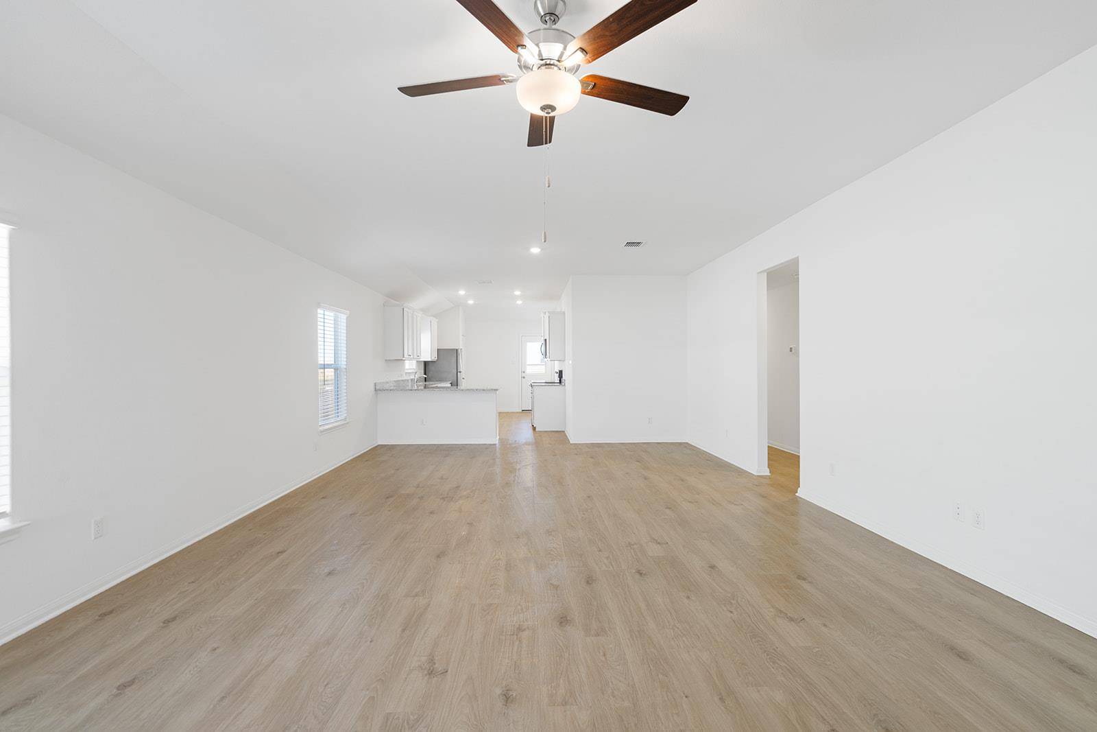 112 Paria CT, Jarrell, TX 76537