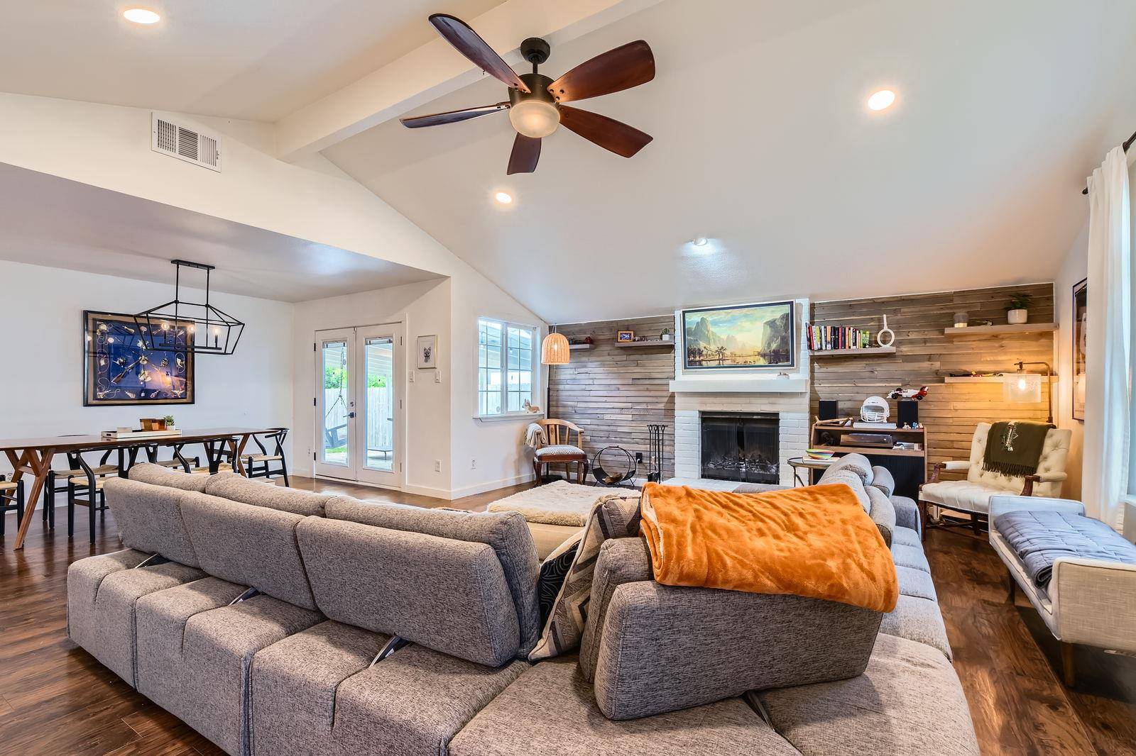 7905 Wycombe DR, Austin, TX 78749