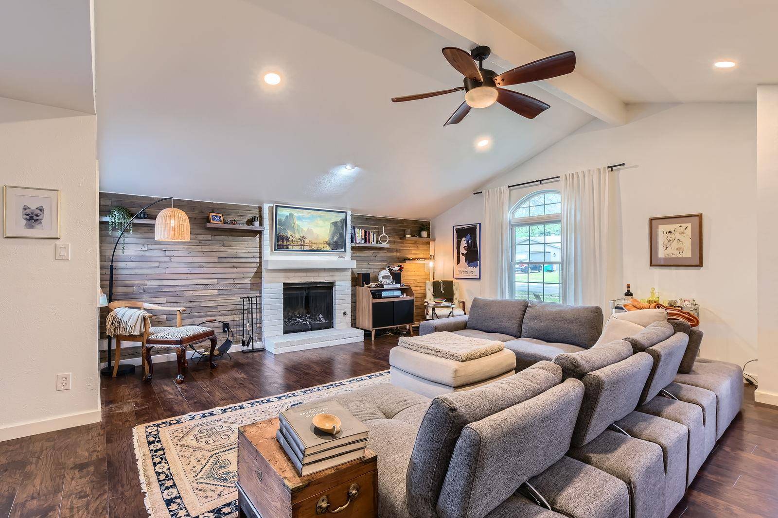 7905 Wycombe DR, Austin, TX 78749