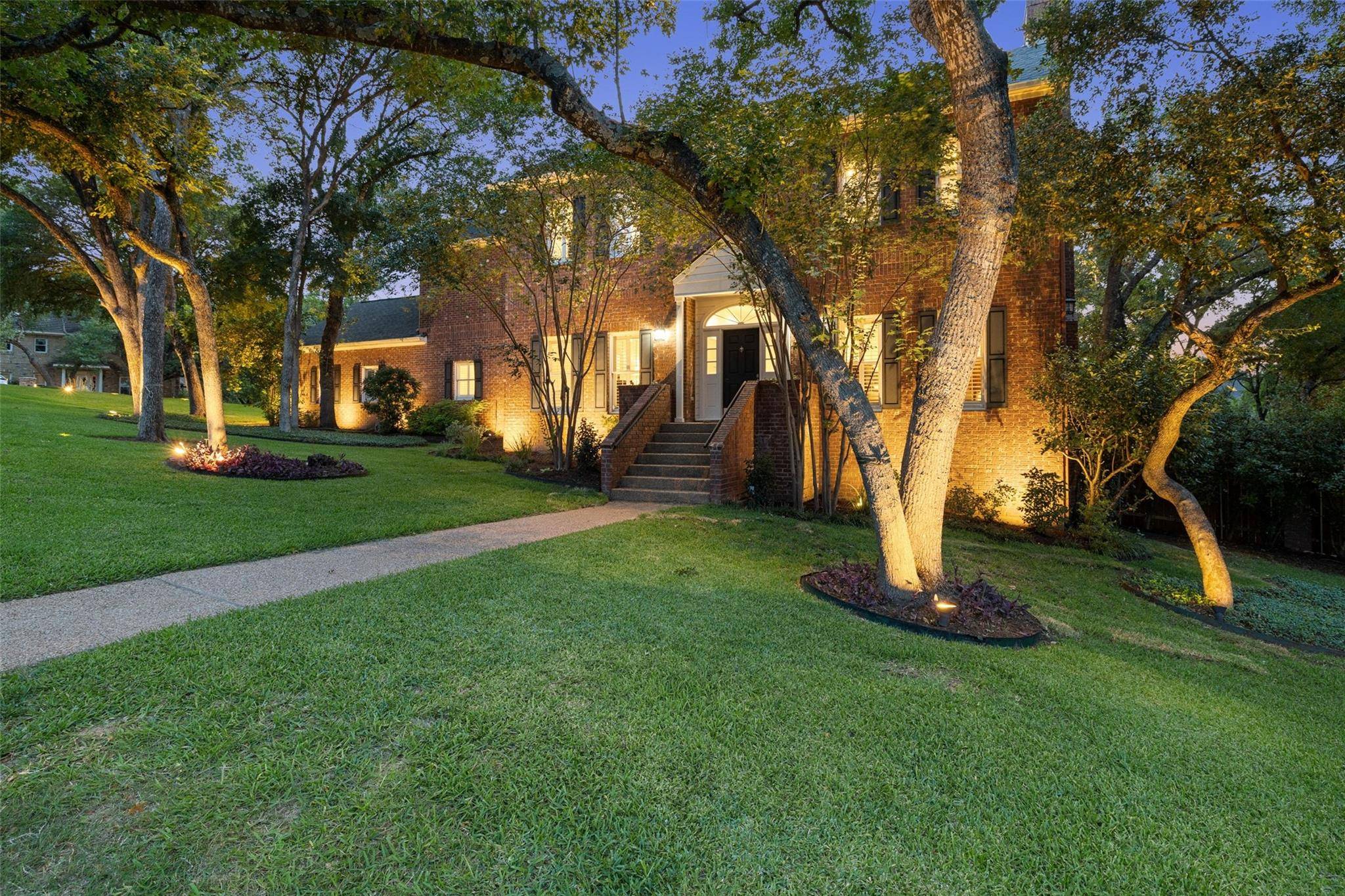 2922 Thousand Oaks DR, Austin, TX 78746