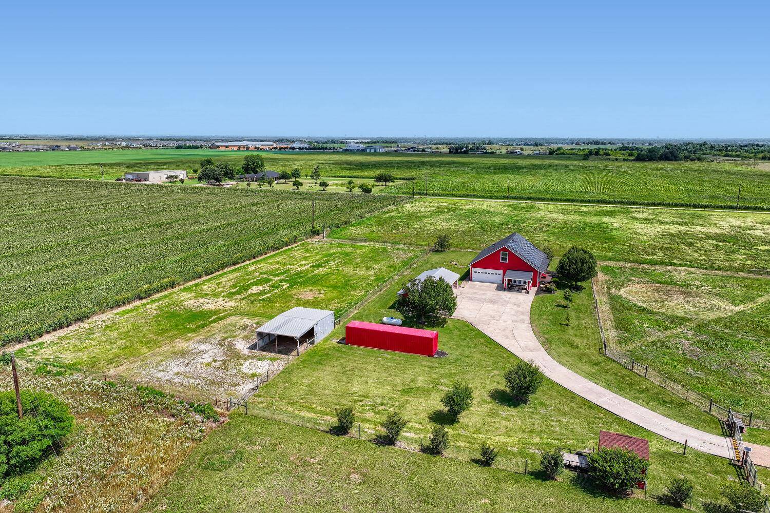 210 Battleground CIR, Taylor, TX 76574