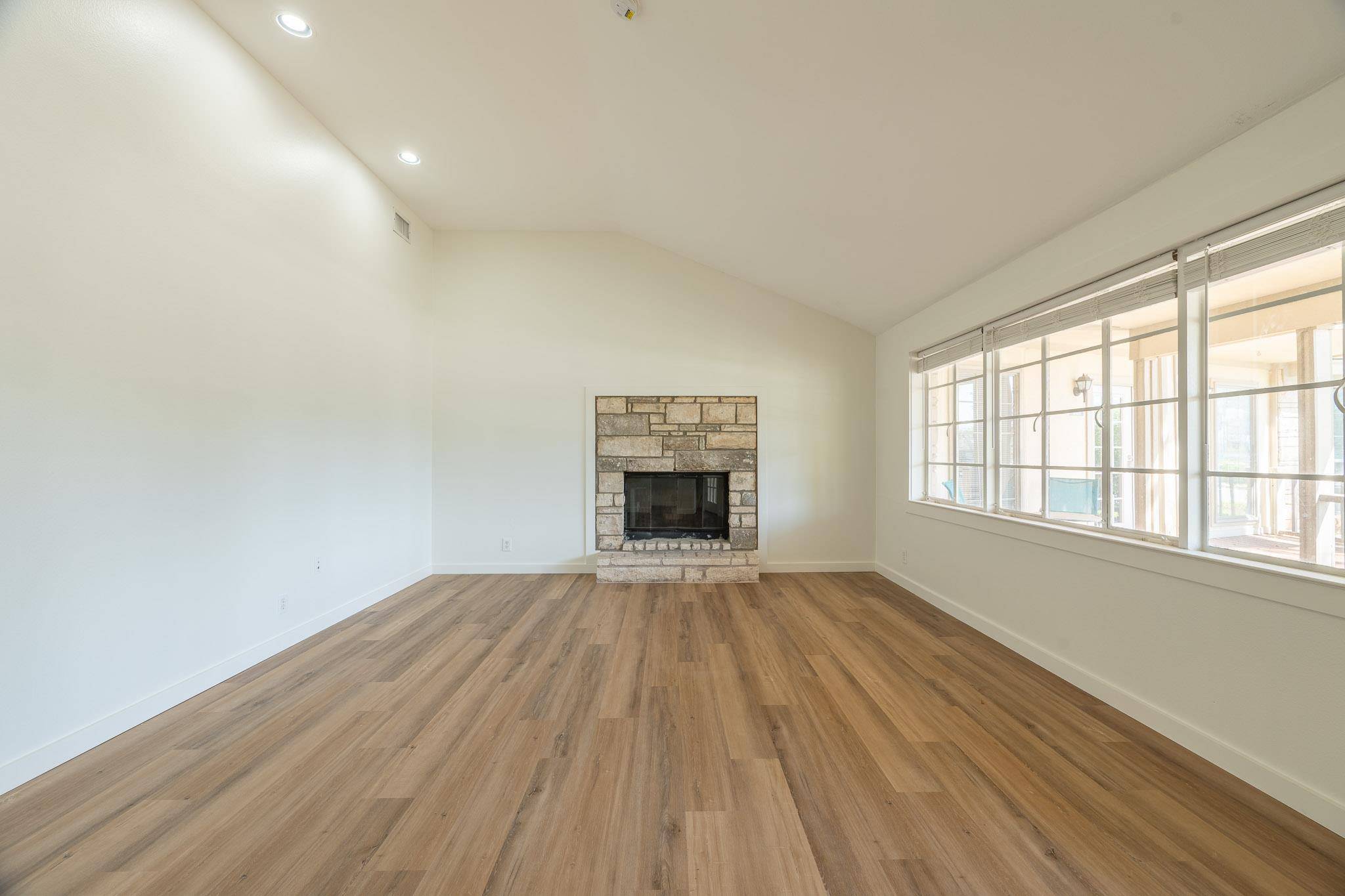 6700 Menchaca RD #1-J, Austin, TX 78745