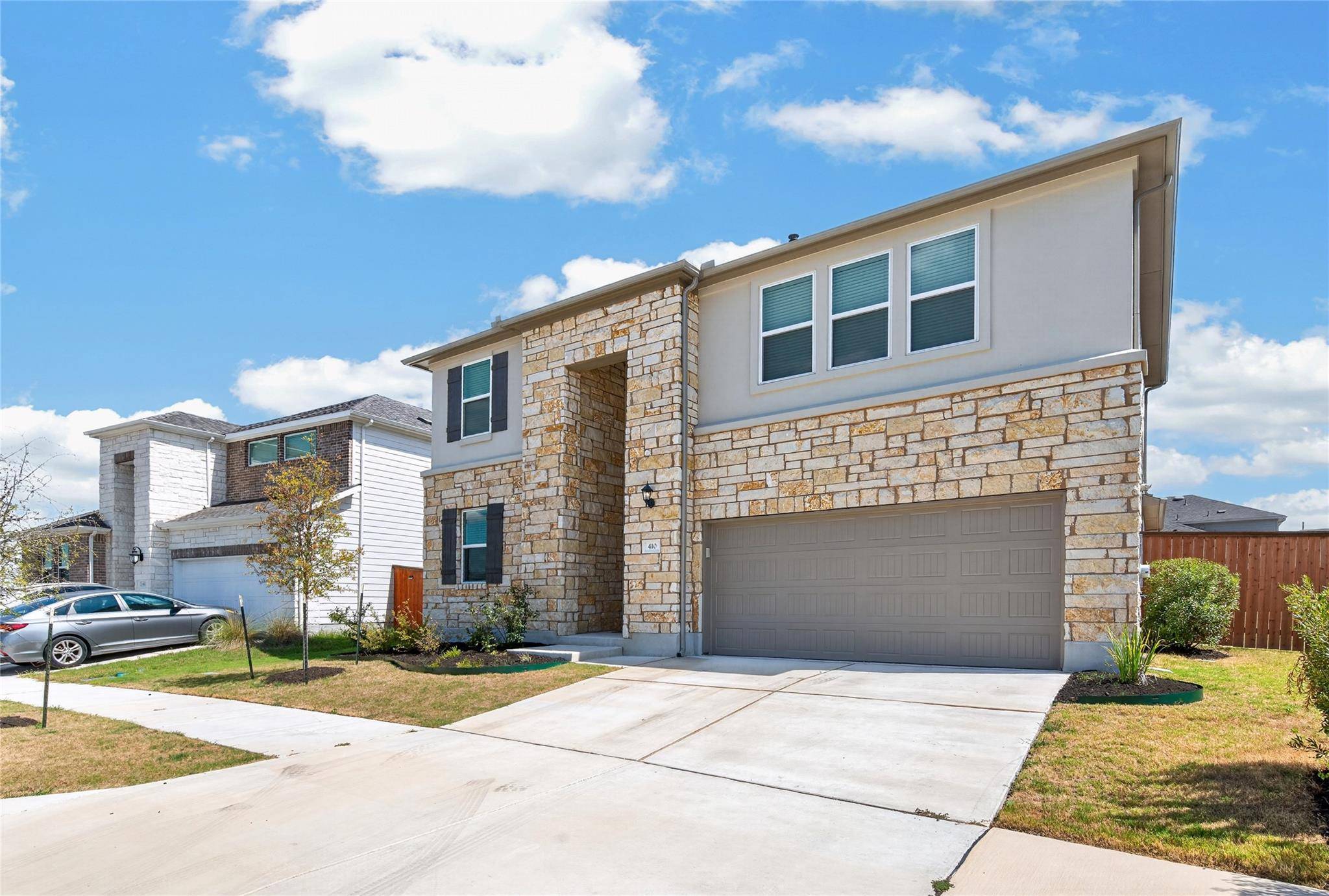 410 Doodle LN, Hutto, TX 78634