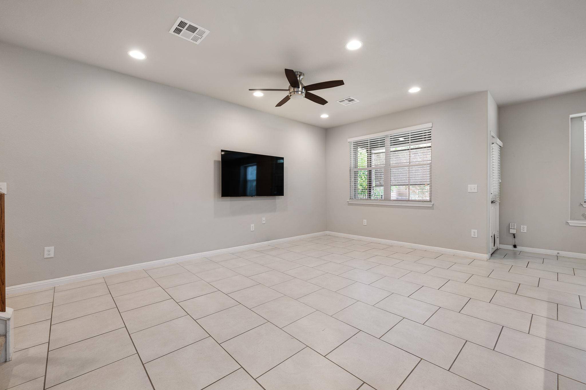 422 Epiphany LN, Pflugerville, TX 78660