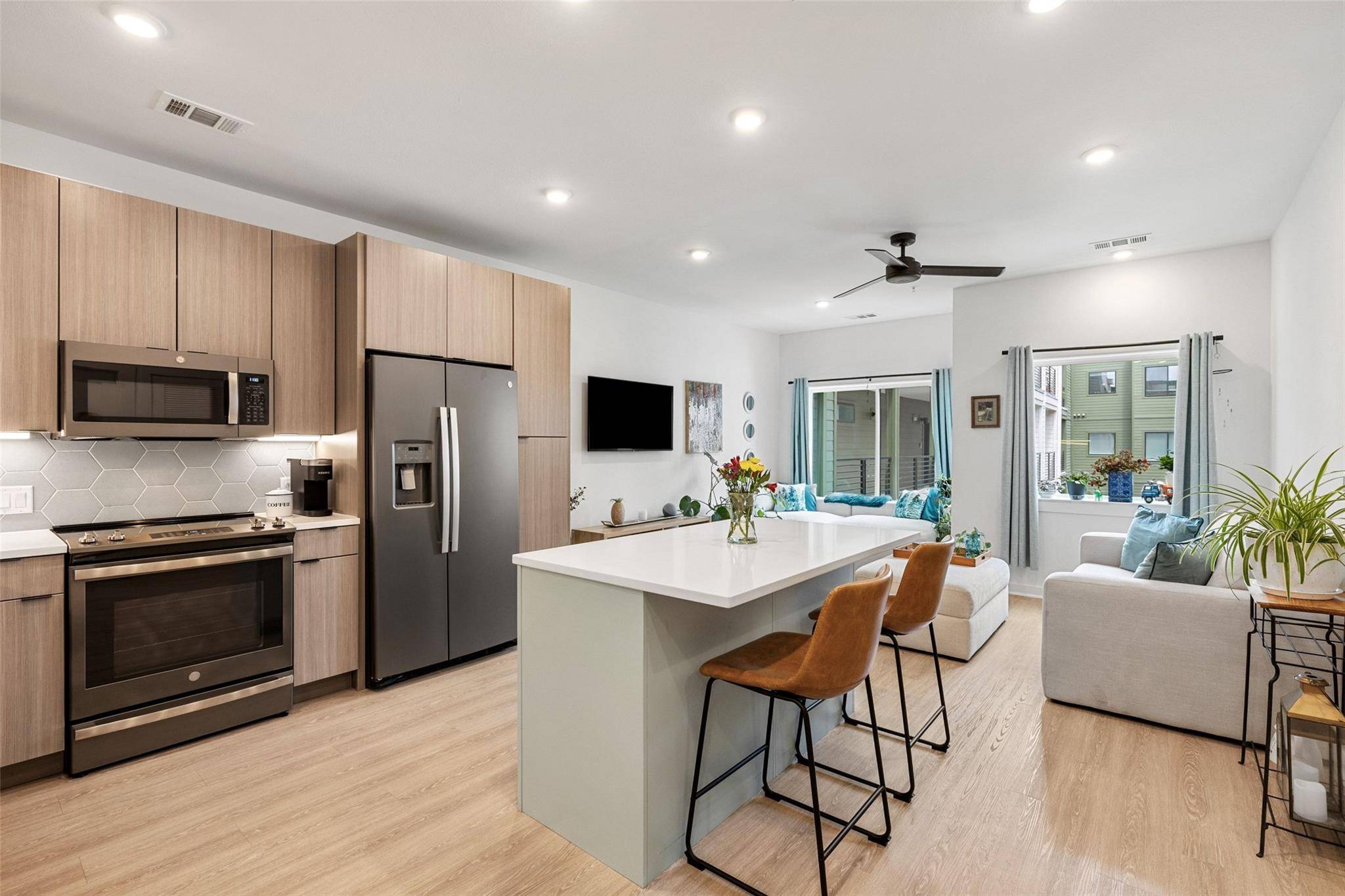 4802 S Congress Ave #411, Austin, TX 78745