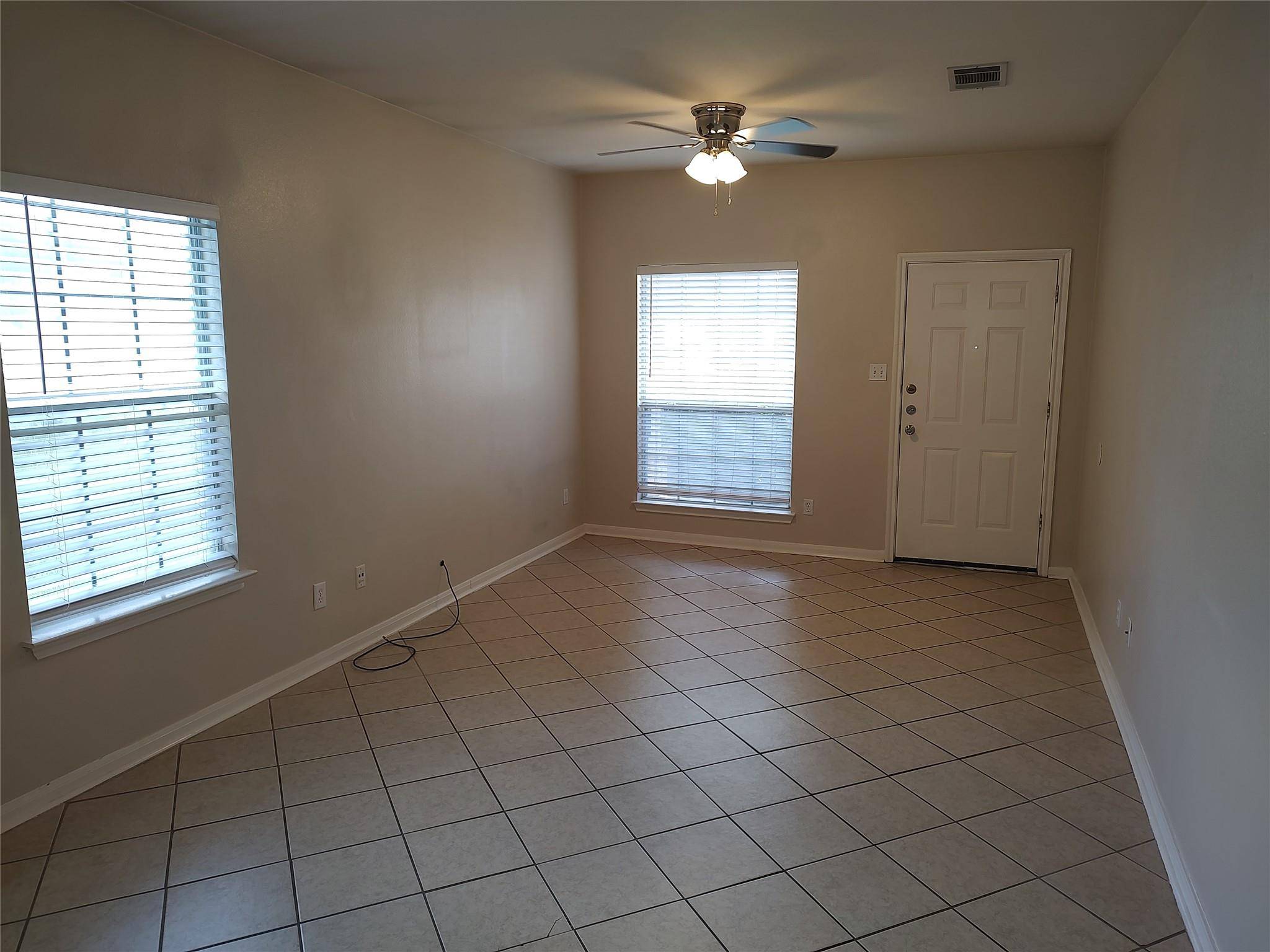 2206 S Bagdad RD #B, Leander, TX 78641