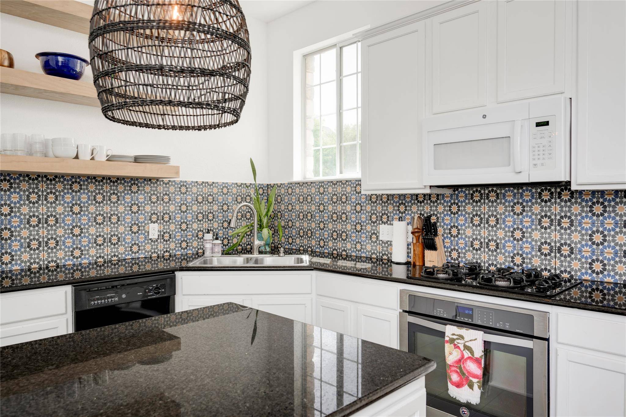 1802 Village Oak CT, Austin, TX 78704