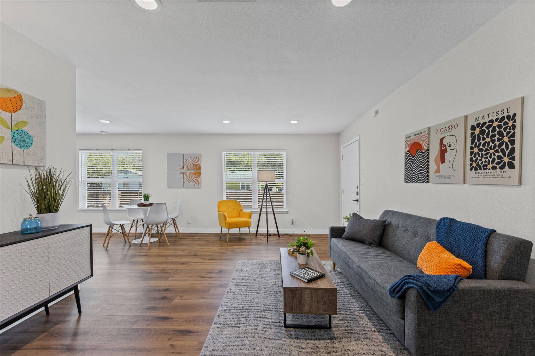 6211 Palm CIR, Austin, TX 78741