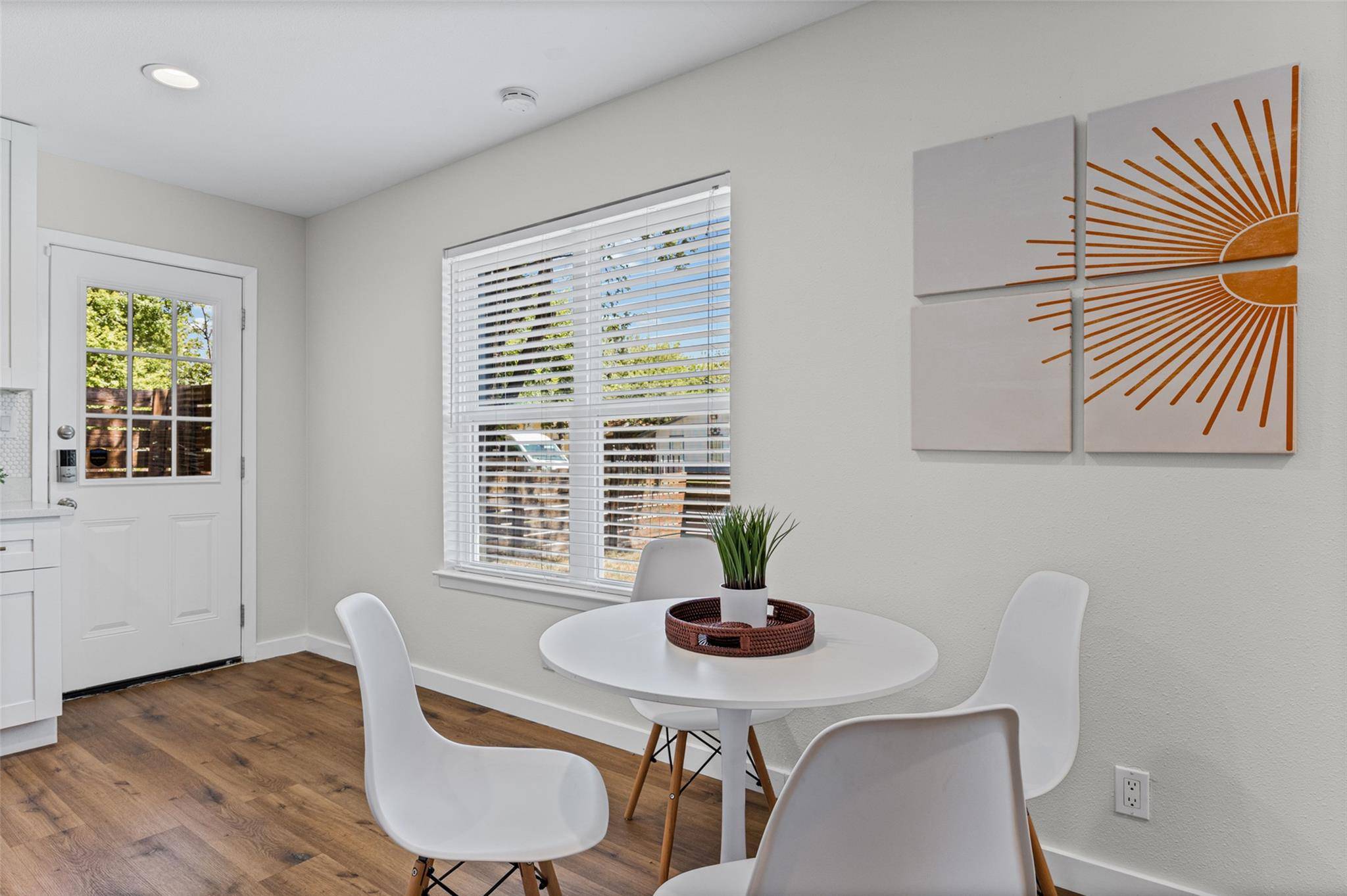 6211 Palm CIR, Austin, TX 78741