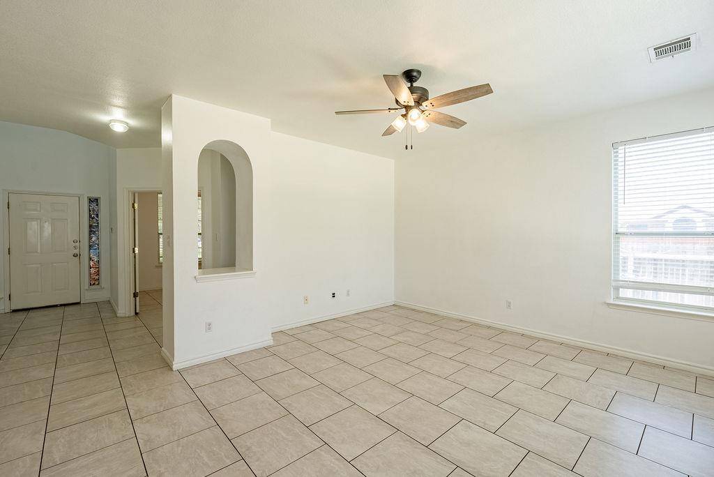 1016 Tom Seaver PL, Round Rock, TX 78665