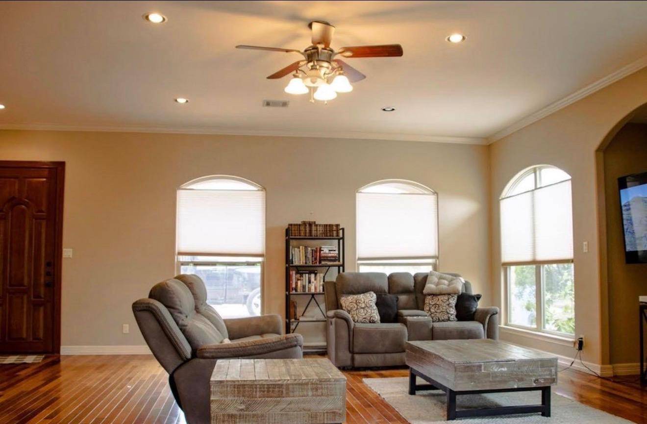 20600 Highland Lake DR, Lago Vista, TX 78645